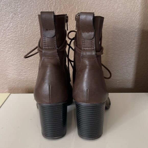 American Rag Laina Brown Block-Heel Combat Booties size 9 - Picture 4 of 8